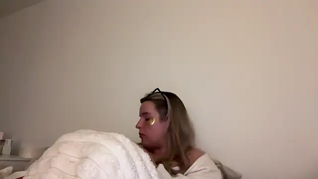 maisiesmithx online show from April 2026 09:39:33 PM