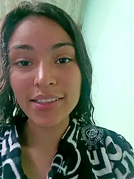 Snapshot of LolaBunnyAndBugsBunny chatting on December 2024 07:11:01 PM LolaBunnyAndBugsBunny online show from December 2024 07:11:01 PM