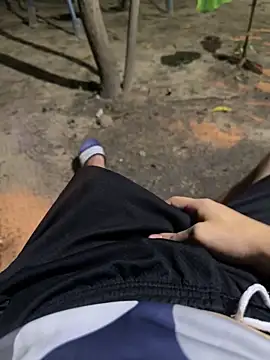 Snapshot of Erick-90 chatting on October 2025 01:50:02 AM Erick-90 online show from October 2025 01:50:02 AM