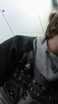 DrownMentallyyy online show from February 2026 12:03:01 PM