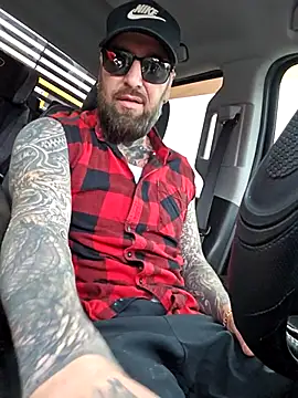 Beardedtattood online show from November 2025 01:44:02 PM