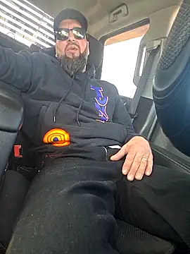 Beardedtattood online show from May 2026 01:51:02 PM