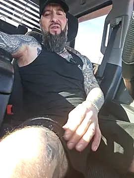 Beardedtattood online show from May 2026 11:39:02 AM