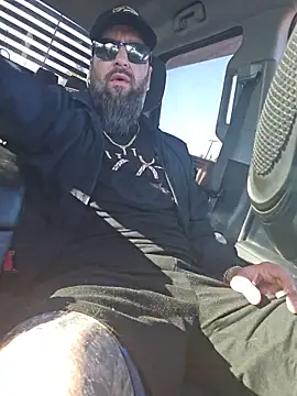 Beardedtattood online show from May 2026 11:41:02 AM