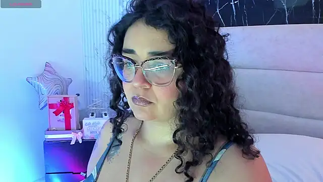 Reginavegaa online show from May 2026 11:49:02 AM