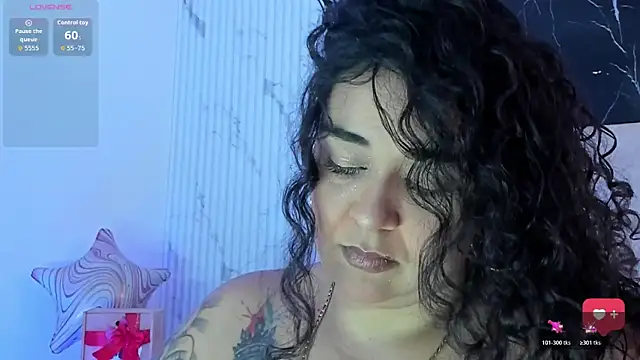 Reginavegaa online show from May 2026 11:36:01 AM