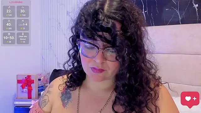 Reginavegaa online show from May 2026 11:40:01 AM