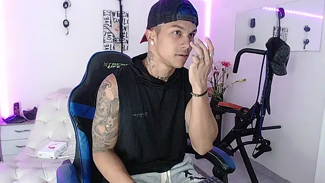 Leonard Price online show from March 2025 01:31:02 PM