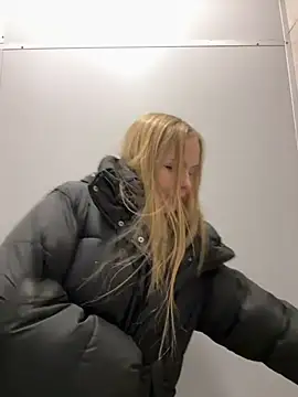 Snapshot of mur_girl chatting on December 2024 01:03:01 PM mur girl online show from December 2024 01:03:01 PM