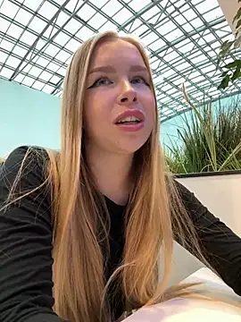 Snapshot of mur_girl chatting on December 2024 09:50:02 AM mur girl online show from December 2024 09:50:02 AM