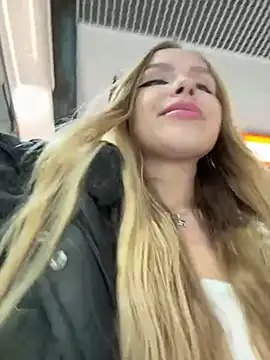 Snapshot of mur_girl chatting on January 2025 02:52:01 PM mur girl online show from January 2025 02:52:01 PM