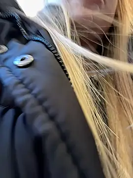 Snapshot of mur_girl chatting on February 2025 01:01:01 PM mur girl online show from February 2025 01:01:01 PM