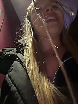 Snapshot of mur_girl chatting on February 2025 02:44:02 PM mur girl online show from February 2025 02:44:02 PM