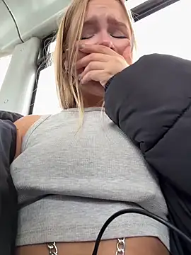 Snapshot of mur_girl chatting on March 2025 10:24:01 AM mur girl online show from March 2025 10:24:01 AM