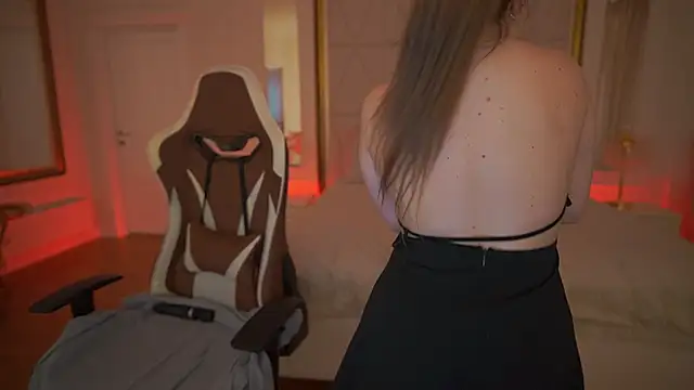 GentleAdellee online show from February 2026 07:07:01 AM