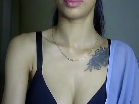 MAAYRA 09 online show from May 2026 10:29:01 PM