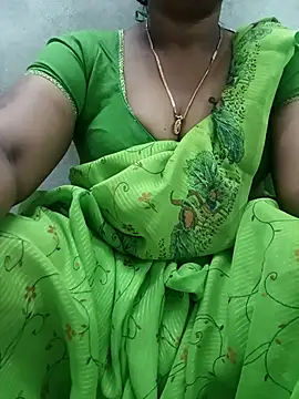 Snapshot of MaaliiiPonuTamil chatting on January 2026 01:41:02 AM MaaliiiPonuTamil online show from January 2026 01:41:02 AM