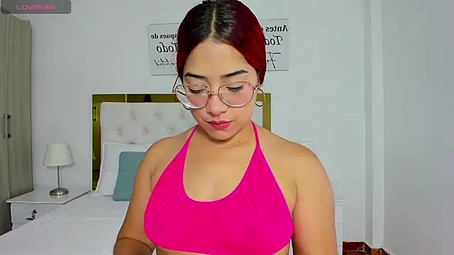 Snapshot of SofiaBosch chatting on January 2025 05:51:01 AM SofiaBosch online show from January 2025 05:51:01 AM