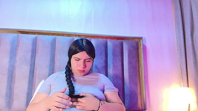 Naia x online show from May 2026 01:05:02 PM