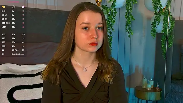 Snapshot of MichelleHaynes chatting on February 2025 02:48:01 PM MichelleHaynes online show from February 2025 02:48:01 PM