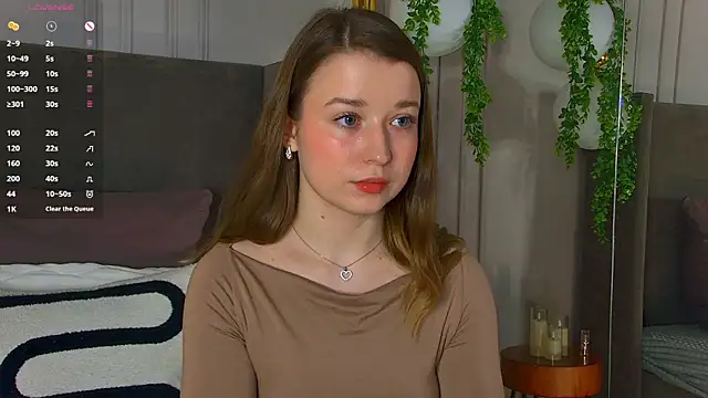 Snapshot of MichelleHaynes chatting on March 2025 02:44:02 PM MichelleHaynes online show from March 2025 02:44:02 PM