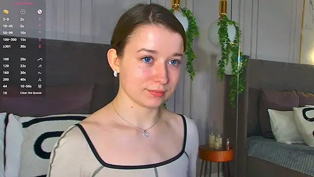 Snapshot of MichelleHaynes chatting on March 2025 09:32:02 PM MichelleHaynes online show from March 2025 09:32:02 PM