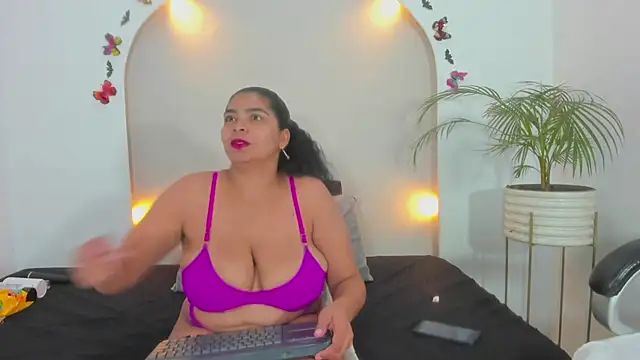 Snapshot of Sofii_Cooper1 chatting on November 2025 03:29:02 AM Sofii Cooper1 online show from November 2025 03:29:02 AM