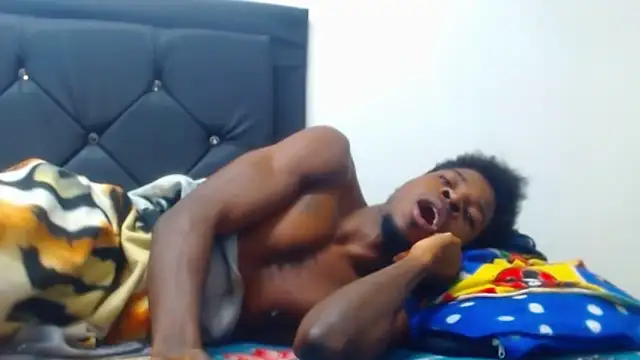 Snapshot of jaycolinss chatting on November 2025 06:04:02 PM jaycolinss online show from November 2025 06:04:02 PM