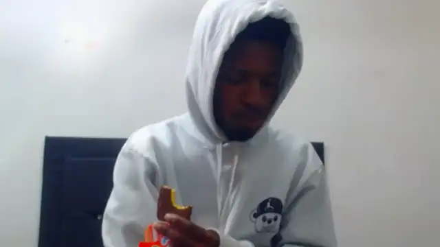 Snapshot of jaycolinss chatting on November 2025 03:45:02 PM jaycolinss online show from November 2025 03:45:02 PM