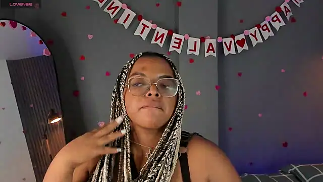 Snapshot of conielaurenth chatting on February 2025 09:06:01 PM conielaurenth online show from February 2025 09:06:01 PM