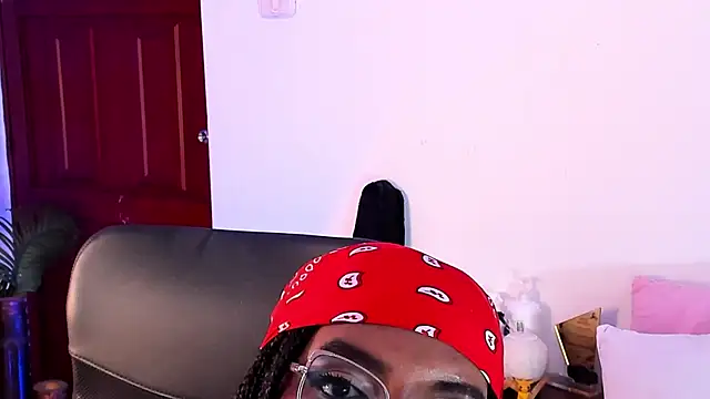 Snapshot of conielaurenth chatting on September 2025 03:52:02 AM conielaurenth online show from September 2025 03:52:02 AM