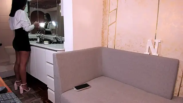 natali henao online show from December 2024 01:19:02 PM