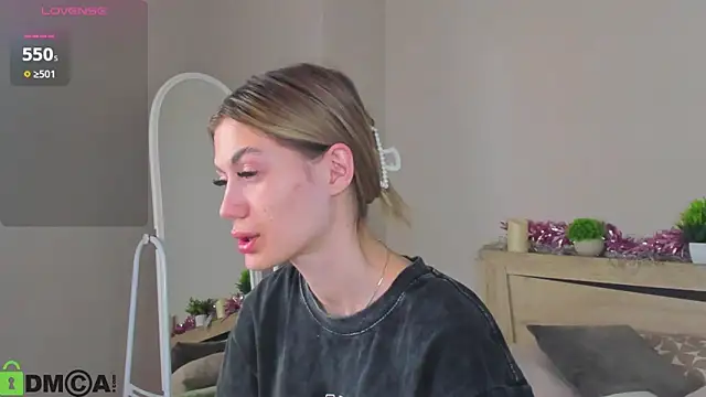 Snapshot of Cherry_Price chatting on March 2026 12:06:02 AM Cherry Price online show from March 2026 12:06:02 AM