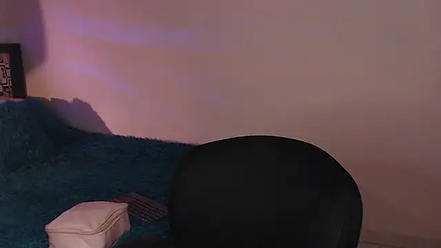 Snapshot of iam_emy chatting on December 2025 06:52:02 AM iam emy online show from December 2025 06:52:02 AM