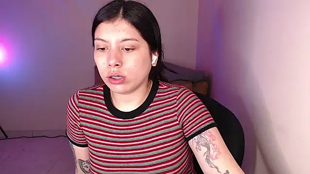 Snapshot of iam_emy chatting on February 2026 04:07:01 AM iam emy online show from February 2026 04:07:01 AM