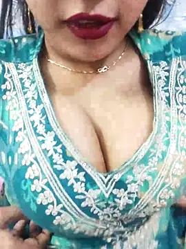 Snapshot of Sania-Love chatting on April 2026 11:40:02 PM Sania-Love online show from April 2026 11:40:02 PM
