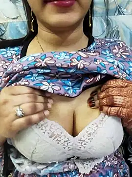 Snapshot of Sania-Love chatting on April 2026 01:01:01 AM Sania-Love online show from April 2026 01:01:01 AM