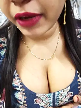 Snapshot of Sania-Love chatting on May 2026 01:44:02 AM Sania-Love online show from May 2026 01:44:02 AM