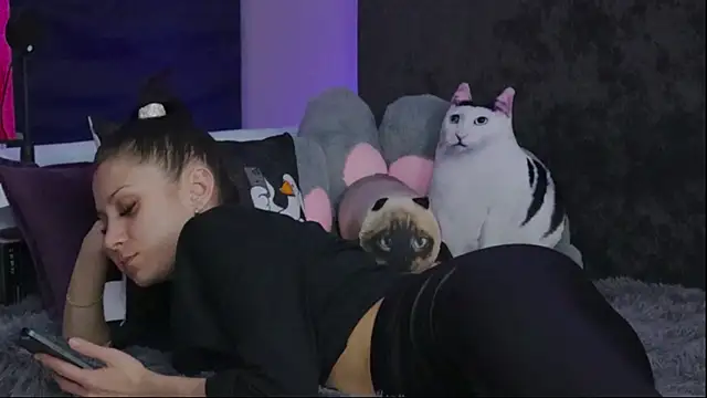 Kathleen Meow online show from December 2024 10:24:01 AM