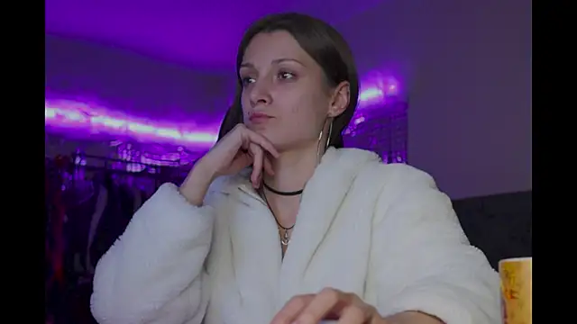 Kathleen Meow online show from September 2025 08:46:01 PM