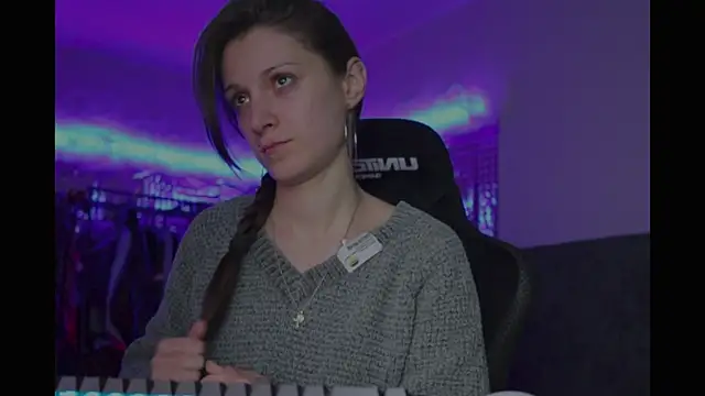 Kathleen Meow online show from September 2025 07:41:02 PM