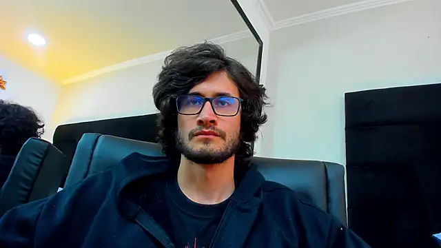 Loggan donnelly online show from February 2025 12:05:01 AM