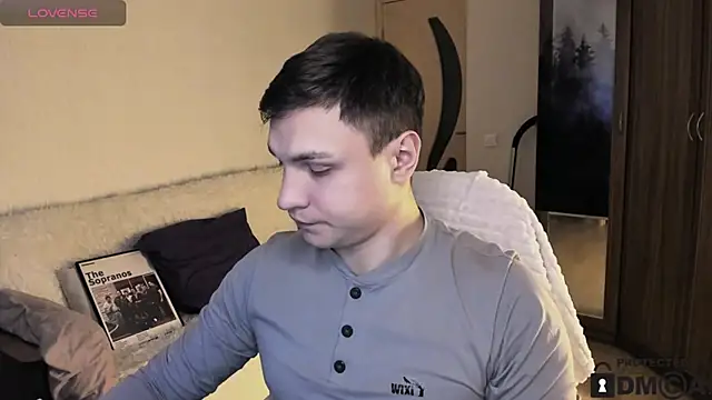 handsome guy01 online show from October 2025 04:35:01 AM