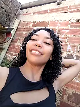 Snapshot of lianisrose chatting on January 2025 07:32:01 PM lianisrose online show from January 2025 07:32:01 PM