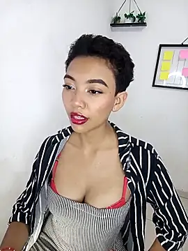 Snapshot of lianisrose chatting on March 2026 11:00:02 PM lianisrose online show from March 2026 11:00:02 PM