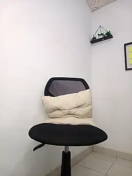 Snapshot of lianisrose chatting on March 2026 01:11:01 AM lianisrose online show from March 2026 01:11:01 AM