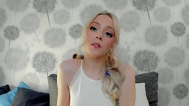 Snapshot of EngelFugler chatting on January 2025 11:37:01 AM EngelFugler online show from January 2025 11:37:01 AM