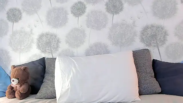 Snapshot of EngelFugler chatting on January 2025 03:35:02 PM EngelFugler online show from January 2025 03:35:02 PM