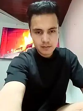 Snapshot of Axel11Luna chatting on April 2026 07:52:01 AM Axel11Luna online show from April 2026 07:52:01 AM