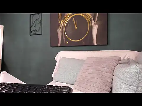 Snapshot of kriztaljessika chatting on November 2025 07:19:01 AM kriztaljessika online show from November 2025 07:19:01 AM